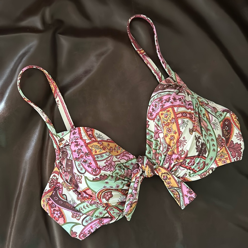NWOT Bleu Rod Beattie Paisley Bikini Top